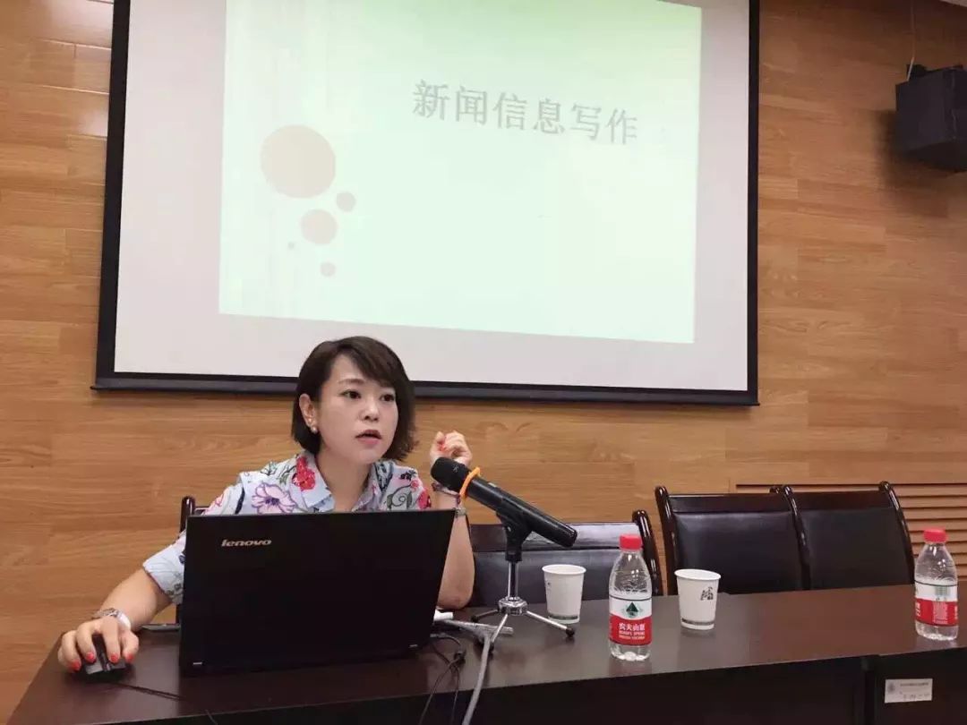 地表最强教师天团:多伦多首家中文分级阅读馆开了,你还在逼娃“抄生字”吗? 地表最强教师天团:多伦多首家中文分级阅读馆开了,你还在逼娃“抄生字”吗?
