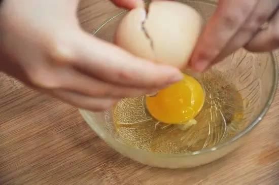 吐司白面包的5种创意吃法:你的早餐、午餐和零食都被承包了! 吐司白面包的5种创意吃法:你的早餐、午餐和零食都被承包了!