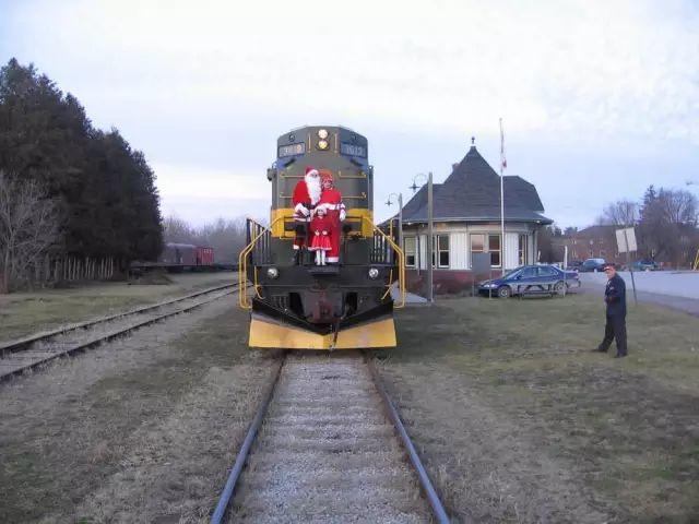 GTA圣诞老人火车之旅：周六首列始发！小朋友们赶紧上车！