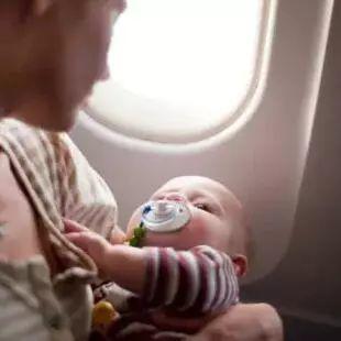 带娃坐飞机：从票到推车，私人tips教你搞定熊孩子的吃喝拉撒玩和睡！