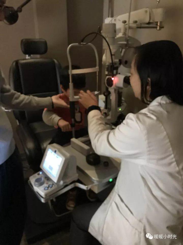 加拿大的免费福利之一，你有定期带娃去做眼科检查吗？