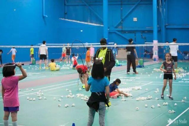 兴趣班指南:为什么要让孩子去学羽毛球?几岁开始学最合适? 兴趣班指南:为什么要让孩子去学羽毛球?几岁开始学最合适?