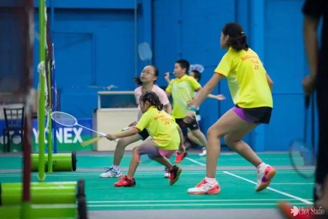 兴趣班指南:为什么要让孩子去学羽毛球?几岁开始学最合适? 兴趣班指南:为什么要让孩子去学羽毛球?几岁开始学最合适?