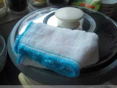 别只会蒸米饭了，电饭煲还能这样用，煲汤炖肉烤鸡....