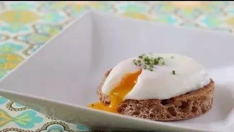 学美食博客用微波炉做糖心蛋,这位妈妈差点毁容.... 学美食博客用微波炉做糖心蛋,这位妈妈差点毁容....