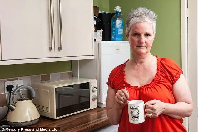 学美食博客用微波炉做糖心蛋,这位妈妈差点毁容.... 学美食博客用微波炉做糖心蛋,这位妈妈差点毁容....