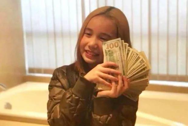 9岁华裔女孩炫富爆粗口成网红，爹妈不管管吗？