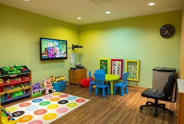 多伦多这些有人给你看娃的健身房了解一下：再也不能拿娃做借口