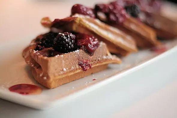 带娃也能好好吃顿饭！安利多伦多10家亲子餐厅：儿童餐+玩具+表演