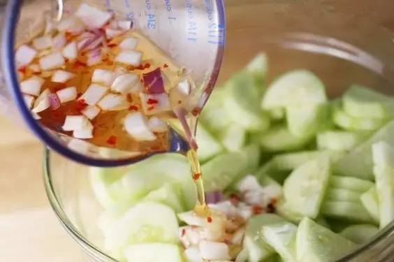 凉拌菜就是中式沙拉?土味优雅了解一下! 凉拌菜就是中式沙拉?土味优雅了解一下!