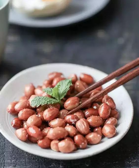 炒菜时用冷油还是热油？做饭难吃是因为不懂油...