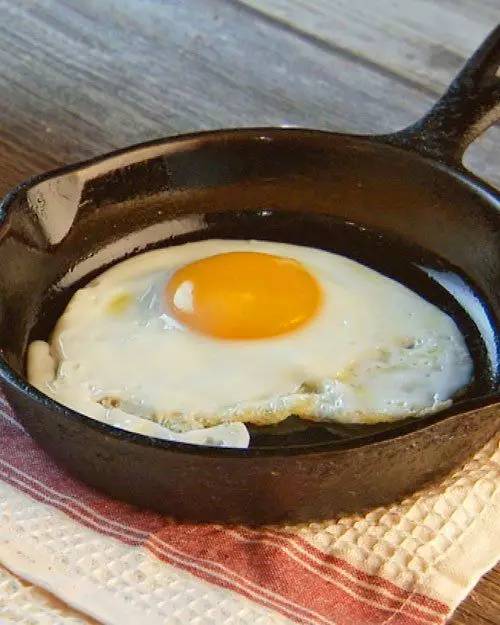 炒菜时用冷油还是热油？做饭难吃是因为不懂油...