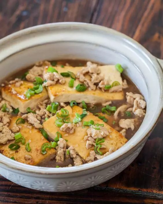 炒菜时用冷油还是热油？做饭难吃是因为不懂油...