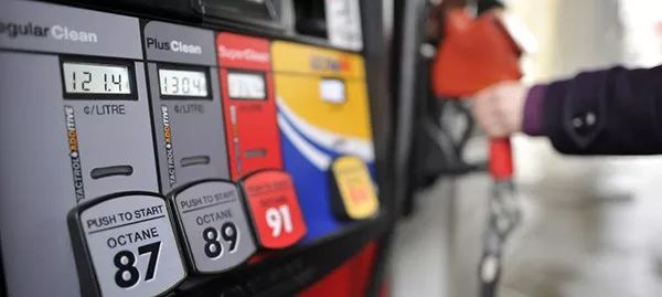 【朋友圈日常科普】夏天汽车油箱加满真的会爆炸吗？