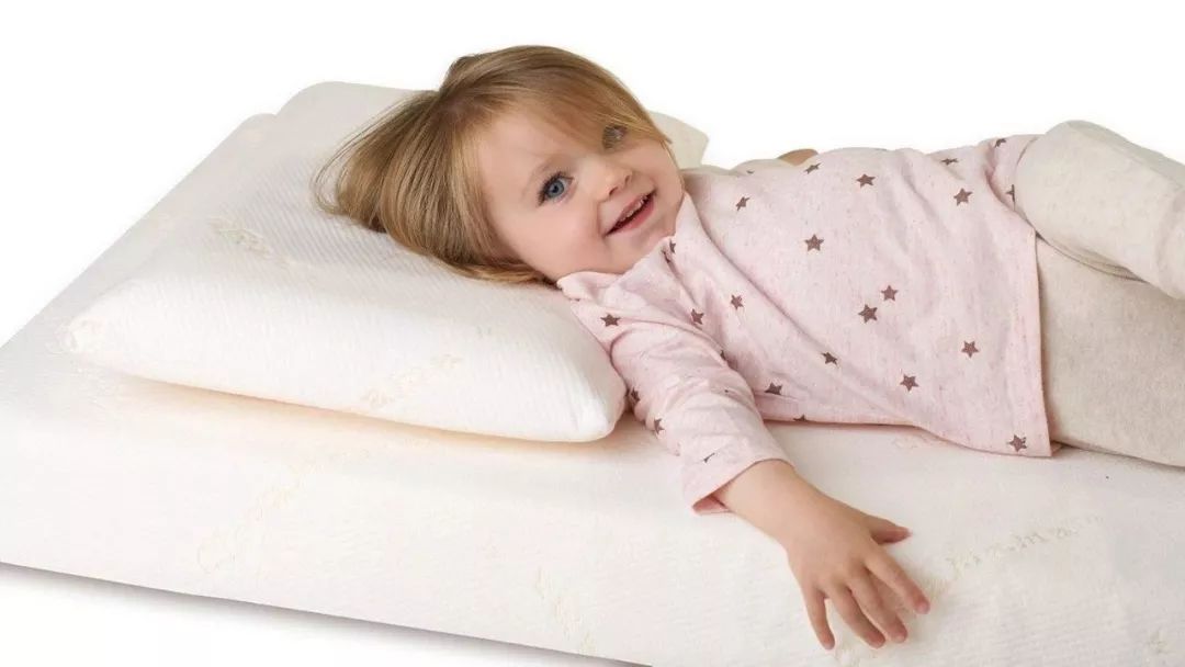 各年龄段都睡什么样的枕头？小朋友枕头选购指南！