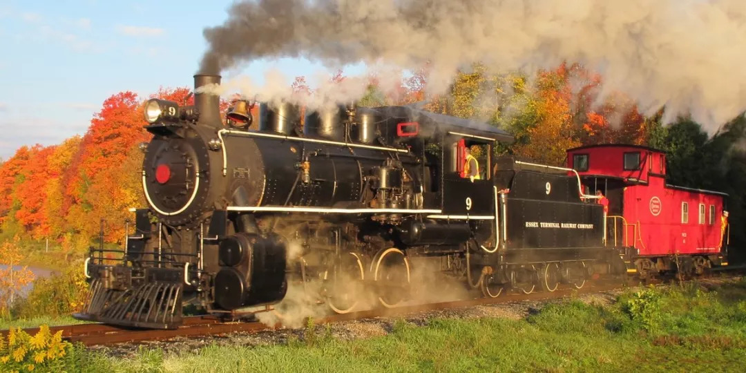 安省境内6条短途火车赏枫观光线路：火车票分分钟卖光