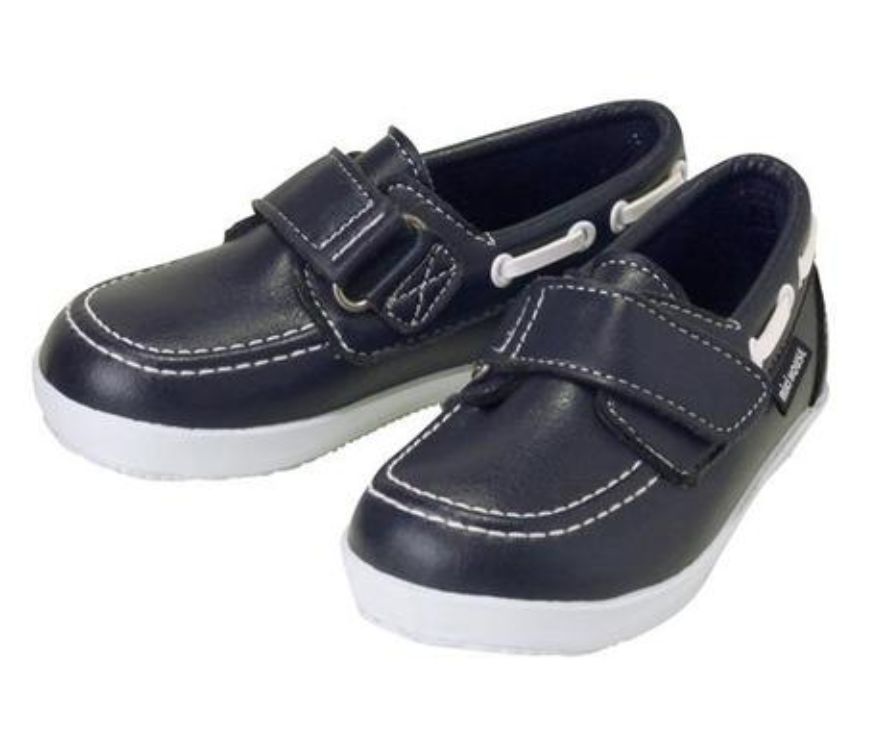 妈妈,你买错了!这不是老师说的indoor shoes.... 妈妈,你买错了!这不是老师说的indoor shoes....