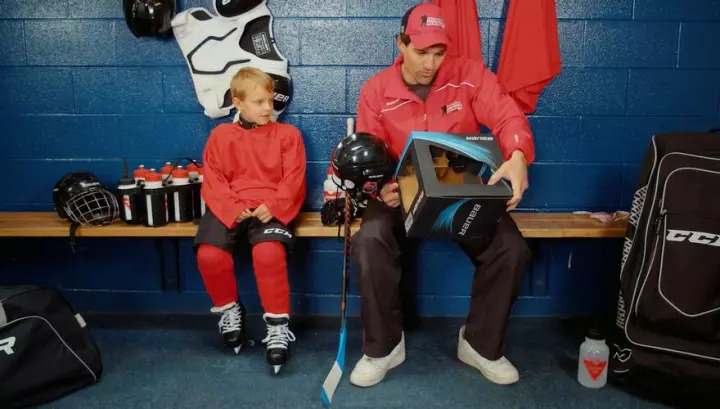 初学滑冰的小朋友装备购买攻略:头盔、滑冰鞋、手套 初学滑冰的小朋友装备购买攻略:头盔、滑冰鞋、手套