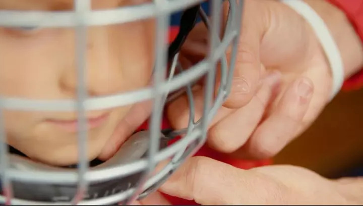 初学滑冰的小朋友装备购买攻略:头盔、滑冰鞋、手套 初学滑冰的小朋友装备购买攻略:头盔、滑冰鞋、手套