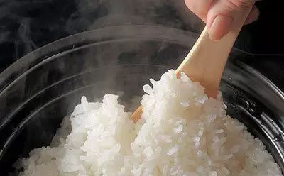 煮饭煮面煮饺子，是用凉水？开水？还是不凉不热的水？