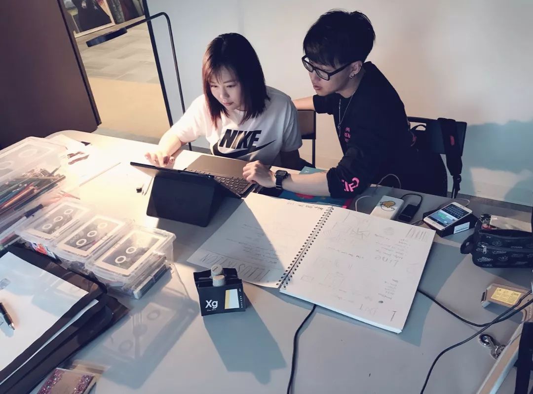 兴趣班门口的家长们，你们最需要的是这样一所艺术学校！
