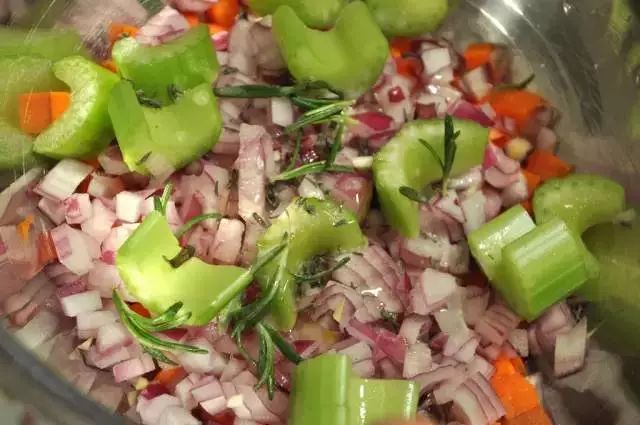 感恩节三大主菜的手残懒人版：火鸡、南瓜派、土豆泥