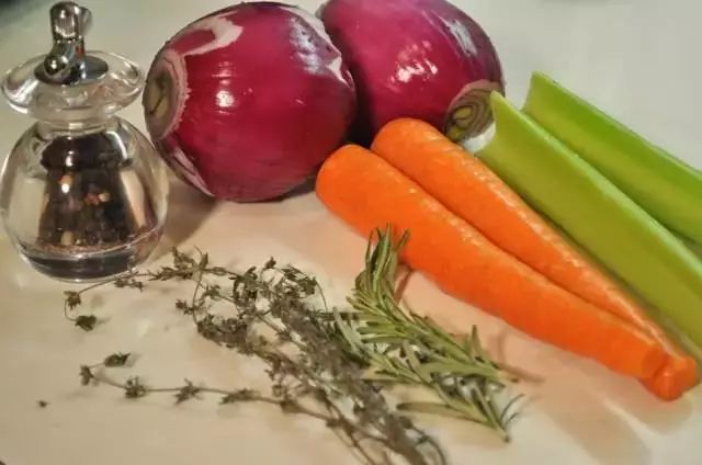 感恩节三大主菜的手残懒人版：火鸡、南瓜派、土豆泥