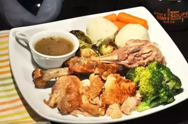 感恩节三大主菜的手残懒人版：火鸡、南瓜派、土豆泥