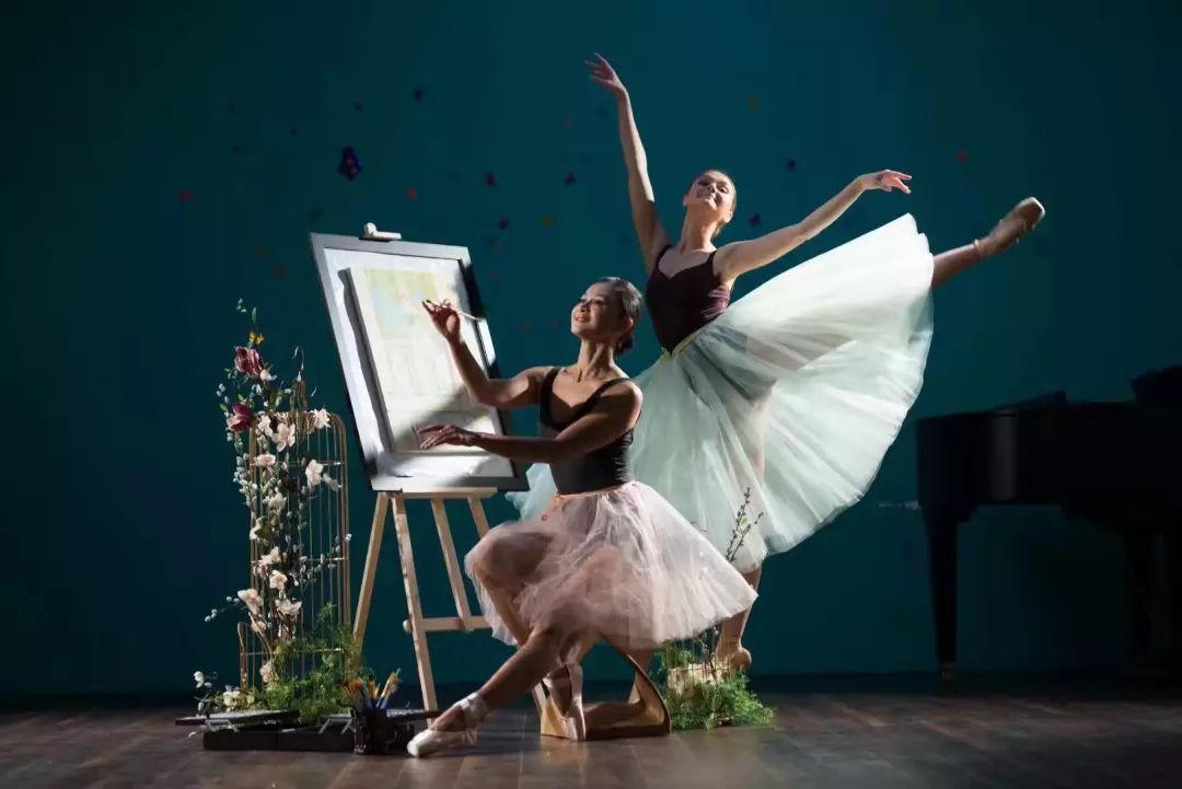 我的健身舞蹈老师是Lululemon的形象大使! 我的健身舞蹈老师是Lululemon的形象大使!