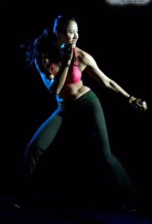 我的健身舞蹈老师是Lululemon的形象大使! 我的健身舞蹈老师是Lululemon的形象大使!