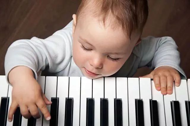 音乐有敏感期！不要错过钢琴启蒙的最佳年龄！