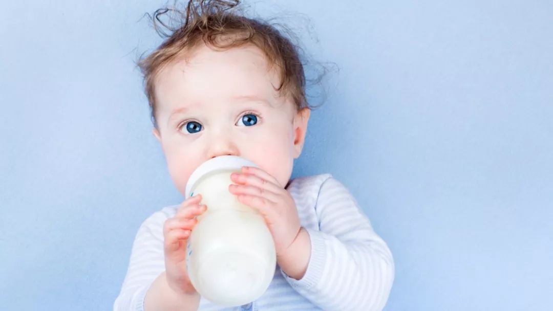 剩奶变毒奶，危害这么多，你非要给宝宝喝？