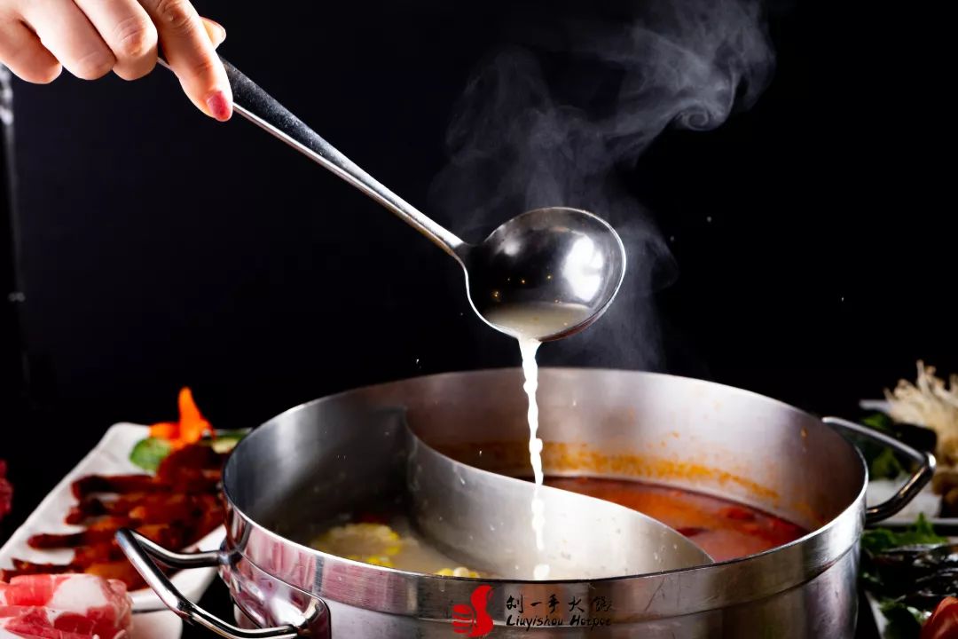 周日母亲节火锅免费吃!晚了可连底料都没有了.... 周日母亲节火锅免费吃!晚了可连底料都没有了....