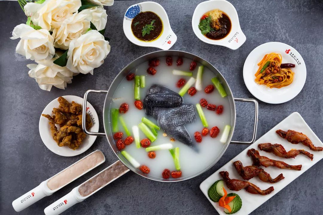 周日母亲节火锅免费吃!晚了可连底料都没有了.... 周日母亲节火锅免费吃!晚了可连底料都没有了....