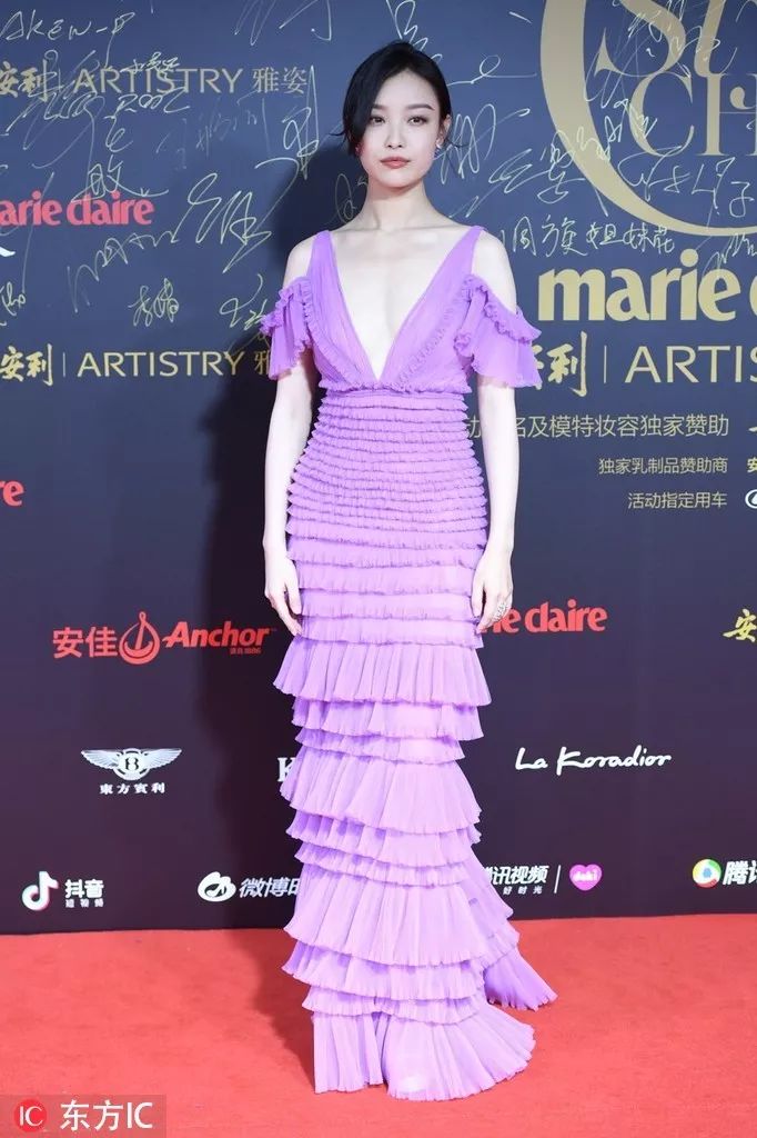 不求美但求最白!学倪妮如何从头到脚白出高级感! 不求美但求最白!学倪妮如何从头到脚白出高级感!