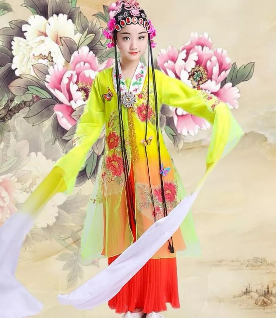 太有戏了!竟然有妈妈送孩子这个夏天去学唱戏.... 太有戏了!竟然有妈妈送孩子这个夏天去学唱戏....