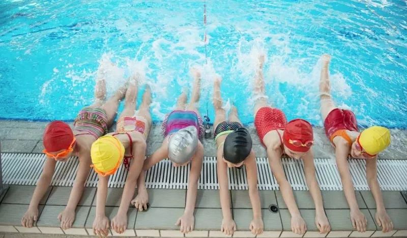 过来人爸爸谈孩子学游泳:我们知道的几乎都是错的! 过来人爸爸谈孩子学游泳:我们知道的几乎都是错的!