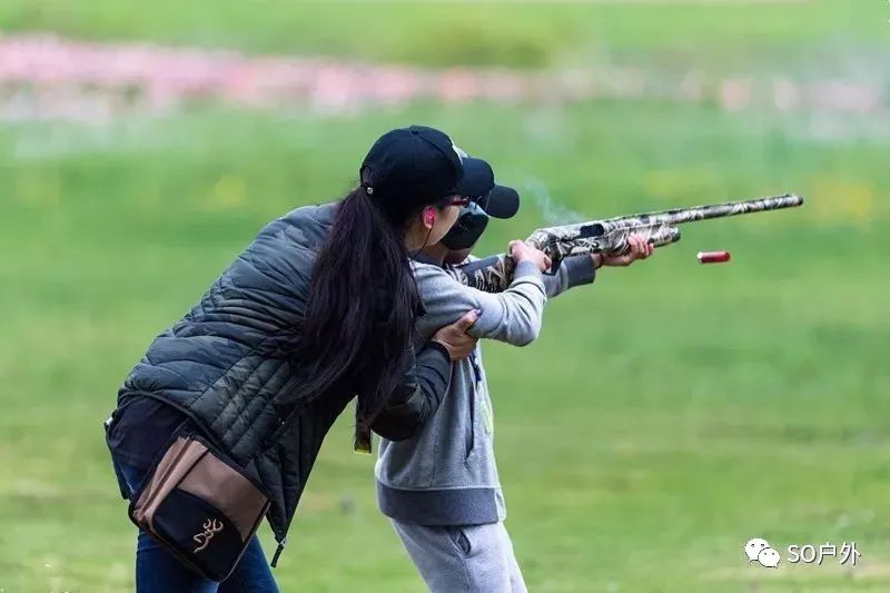 太酷了~~多伦多竟然有这样的射击和射箭夏令营！