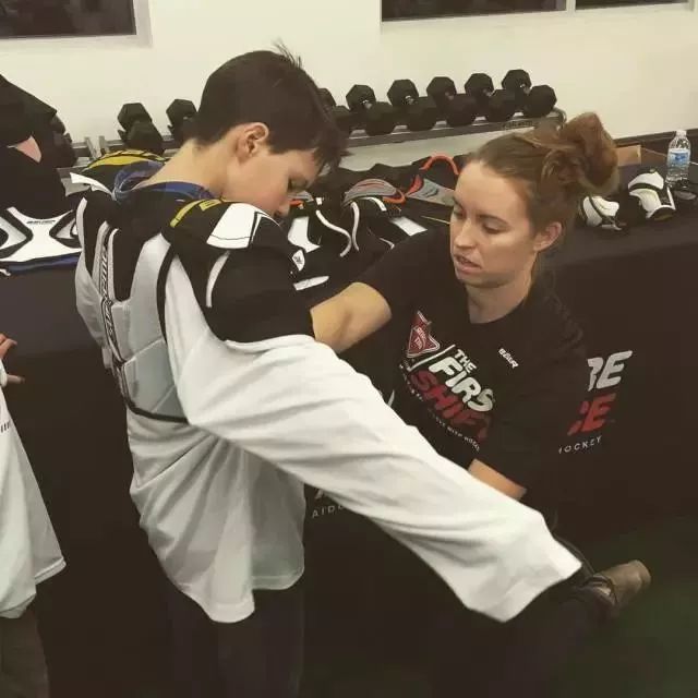 Canadian Tire年度福利：$199让娃学冰球+送全套装备！