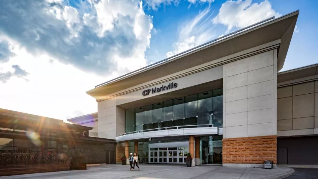 太燃了！这家母婴潮店开业竟然送网红YOYO伞车？！