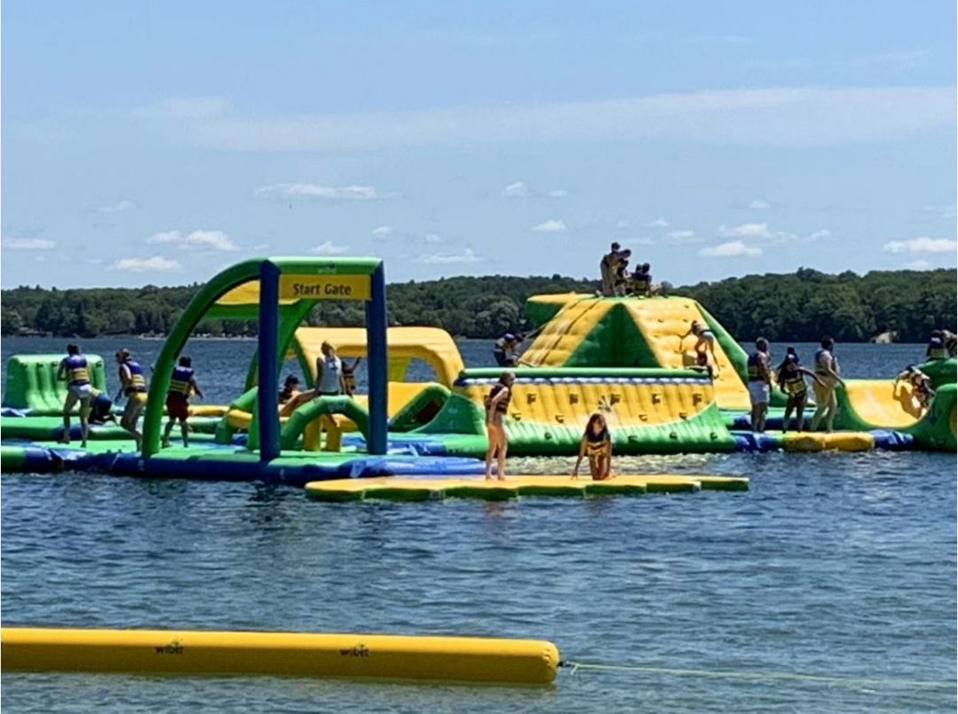 糟蹋家里不如祸祸室外：组团踩点实拍教你玩转网红水上乐园！