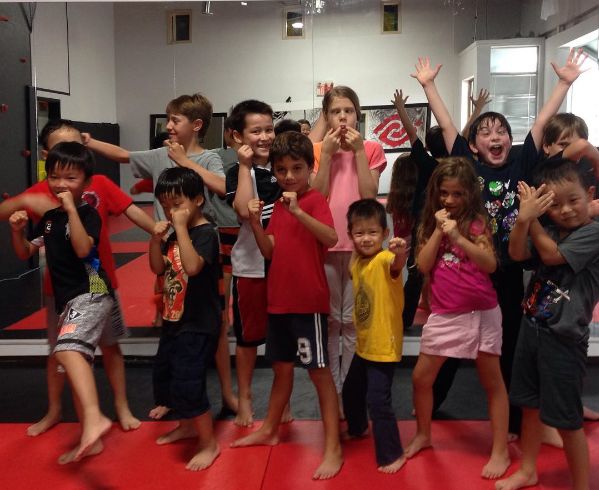 想要孩子学格斗防身术不被霸凌吗?史上最牛课后班就在...... 想要孩子学格斗防身术不被霸凌吗?史上最牛课后班就在......