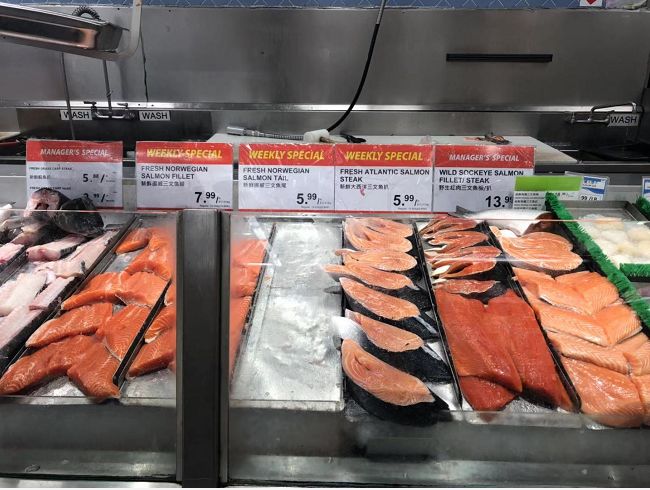 大统华特价实拍：养生要朋克，可乐泡枸杞！