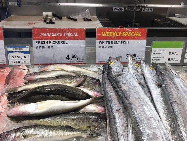 大统华特价实拍：养生要朋克，可乐泡枸杞！