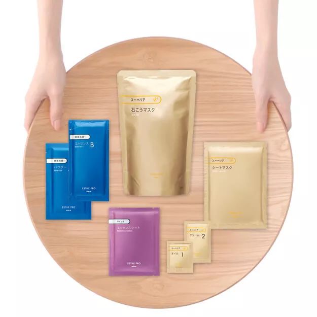 火爆各美妆博主的POLA黑BA石膏面膜！原来在家也能享受，而且只要2支口红价格…