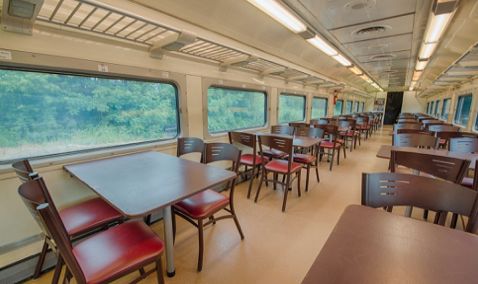 安省境内5条短途火车赏枫观光线路：逛次逛次，就是不一样