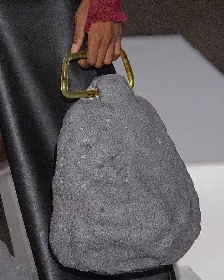 “看了一场时装秀，我把T台笑塌了”，真的不懂时尚圈....