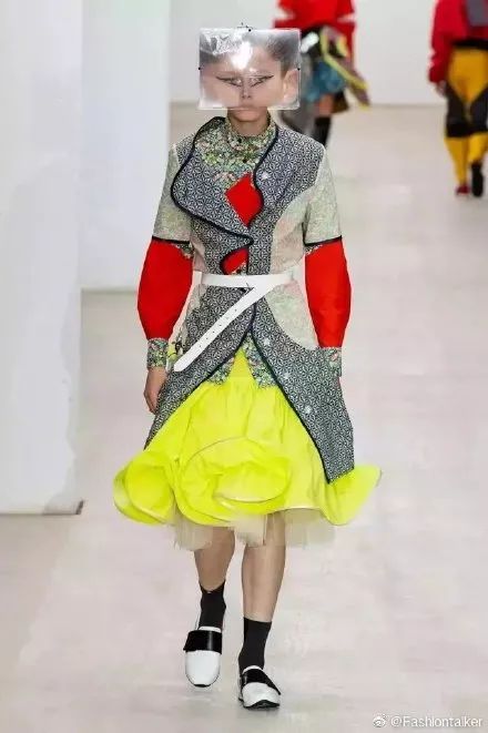 “看了一场时装秀，我把T台笑塌了”，真的不懂时尚圈....