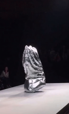 “看了一场时装秀，我把T台笑塌了”，真的不懂时尚圈....