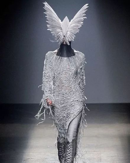 “看了一场时装秀，我把T台笑塌了”，真的不懂时尚圈....